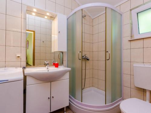 Apartments Mali Paradiso - Two Bedroom Apartment with Balcony and Pool View A4