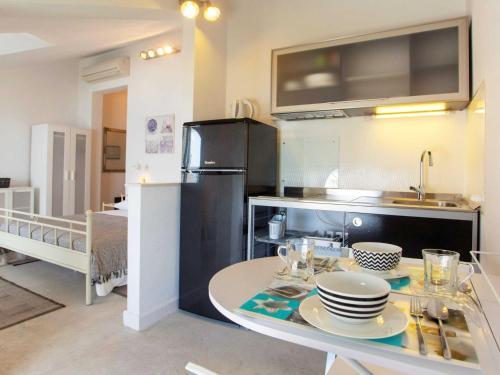 Apartments & Room Vesna - Studio Apartment with Terrace and Sea View