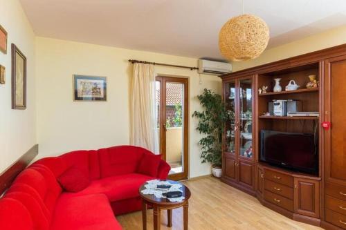Apartment Jele - Two Bedroom Apartment with Balcony and Garden View