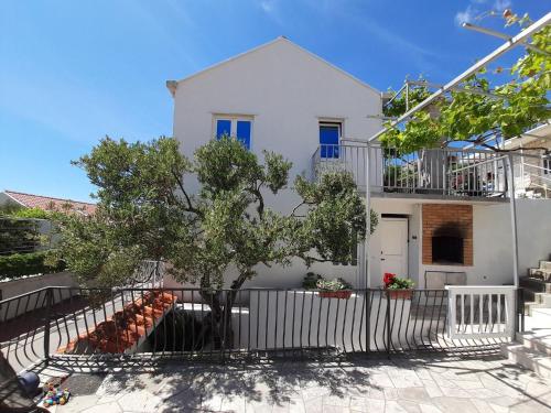 Apartments Knego - Comfort One Bedroom Apartment with Balcony and Sea View