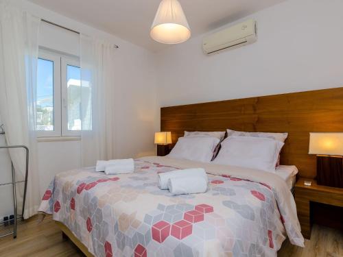 Apartments Knego - Comfort One Bedroom Apartment with Balcony and Sea View