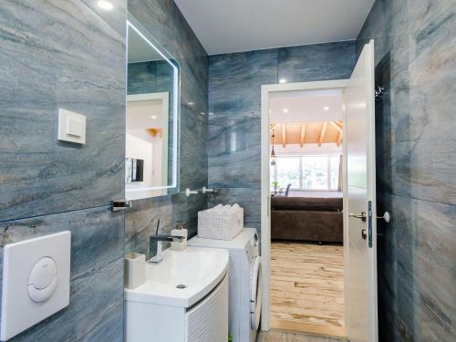 Apartments Dub - One-Bedroom Apartment with Terrace and Hot Tub