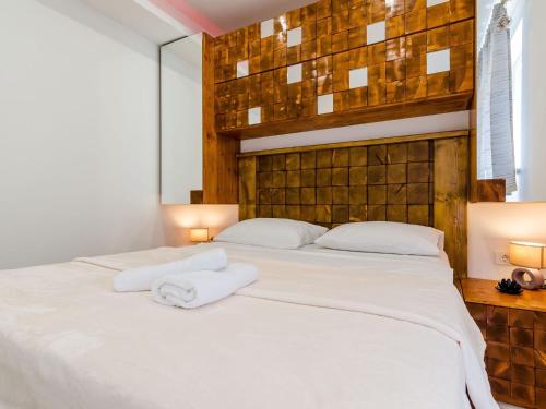 Apartments Dub - One-Bedroom Apartment with Terrace and Hot Tub