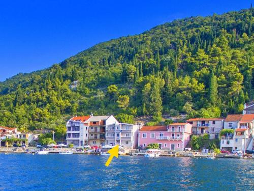 Apartments Tiho & Jelena - Studio Apartment with Balcony and Sea View Fureal