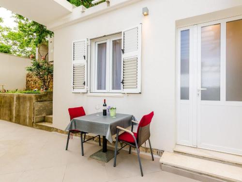 Miracle Apartments - Studio Apartment with Terrace and City View