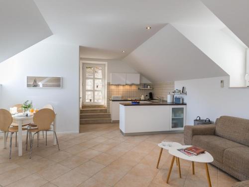 Apartments Odin - One-Bedroom Apartment with Terrace and Sea View - 4