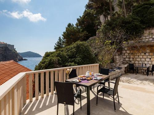 Apartments Odin - One-Bedroom Apartment with Terrace and Sea View - 4