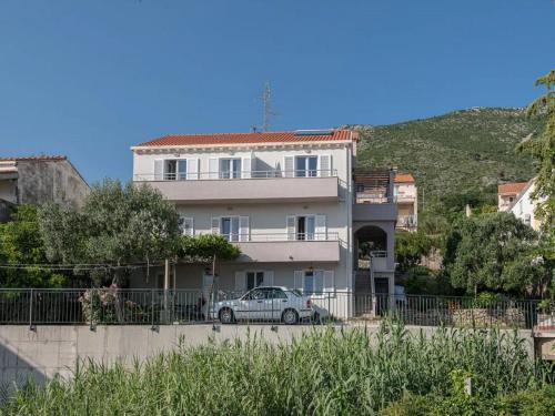 Apartment Dolce - Two Bedroom Apartment with Balcony and Sea View