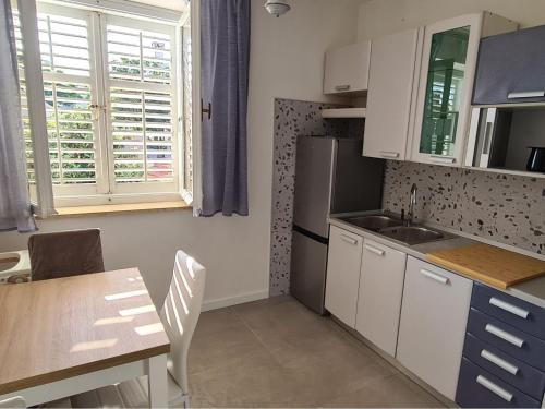 Apartment Solvit - Three Bedroom Apartment with Terrace