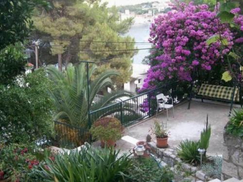 Apartments Laura Mljet - Comfort One Bedroom Apartment with Balcony and Sea View