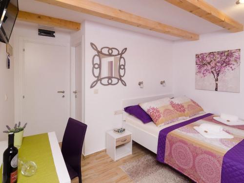 Lavender Garden Apartments - Studio Apartment Ground floor - APT 1