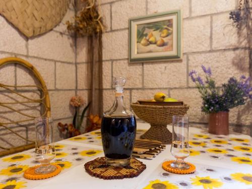 Big Terrace Apartment - Studio with Terrace and City View - First floor