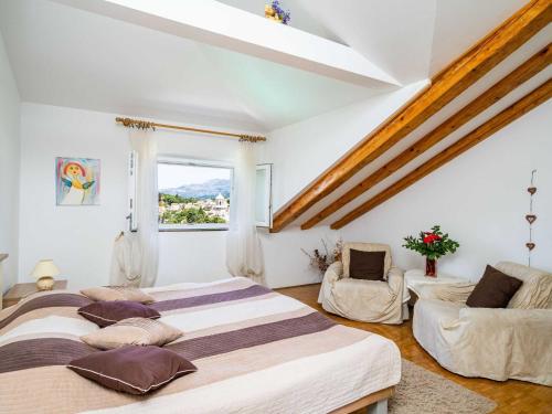 Apartments & Rooms Mara & Petrunjela - One Bedroom Apartment with Balcony and Sea View