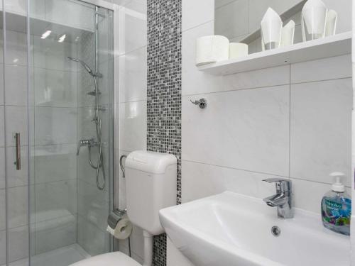 Villa Mirjana - Standard Studio Apartment with Terrace and Sea View Lavanda