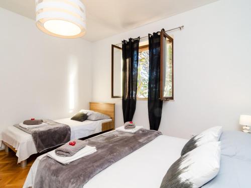 Apartment Eulalija- One-Bedroom Apartment with Terrace and Sea View