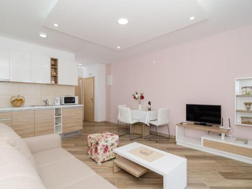 Apartments Marmo - Comfort One Bedroom Apartment with Balcony and Sea View Apartman 2