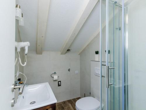Apartments Life - Two Bedroom Apartment with Balcony and Sea View