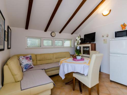 Apartment Marina View - One-Bedroom Apartment with Terrace and Sea View