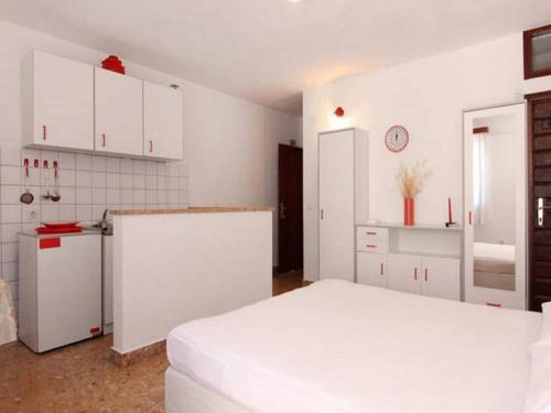 Apartments Nadia - Studio Apartment With Terrace A1