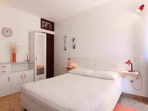 Apartments Nadia - Studio Apartment With Terrace