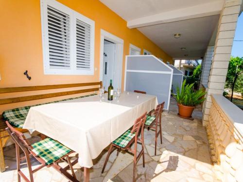 Apartments Ivana TR -Two Bedroom Apartment with Terrace A1