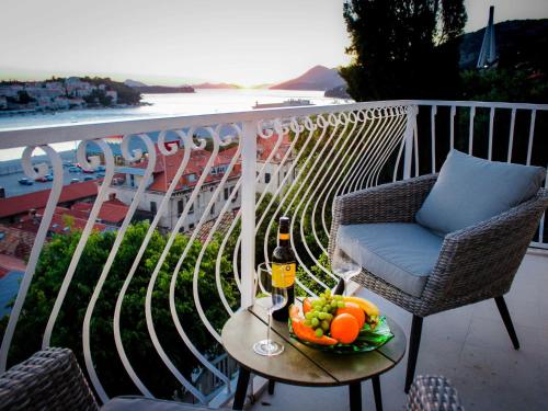 Apartments Tayra - Modern studio apartment with balcony BR2