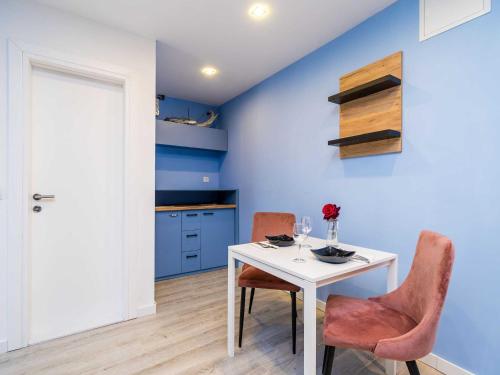 Apartments Tayra - Modern studio apartment with balcony BR2