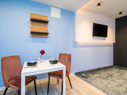 Apartments Tayra - Modern studio apartment with balcony BR2