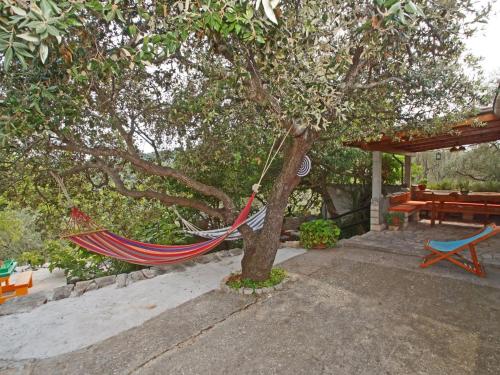 Vacation House Planika - Two Bedroom Holiday Home with Terrace and Sea View