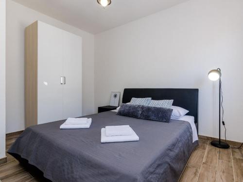Apartments Life - One Bedroom Apartment with Balcony and Sea View