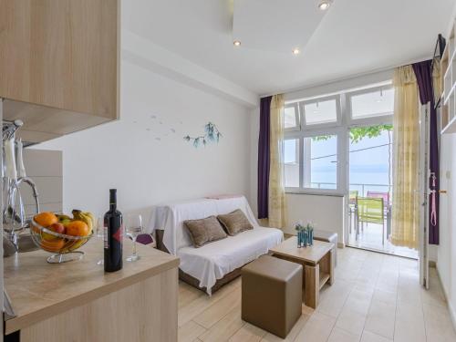 Apartments Hope Dugi Rat - Standard One-Bedroom Apartment with Terrace and Sea View A3