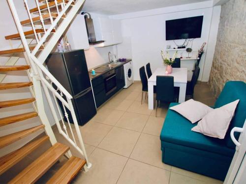 Dalmatian White Shell Apartment- Two Bedroom Apartment