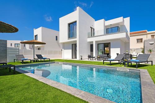 Villa Flora - 3Bed all En-suite with Private Pool