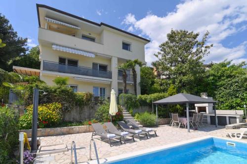 Apartment near Opatija Port in Volosca