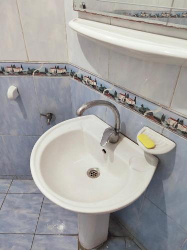 Ένα μπάνιο στο Alexandria Hostel هوستل الاسكندرية