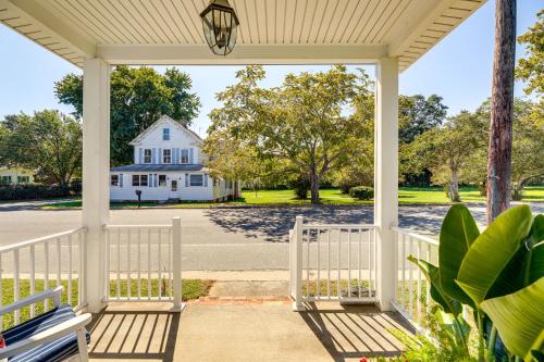 Jardín al aire libre en Home with Fire Pit Less Than 1 Mi to Willis Wharf Boat Ramp!