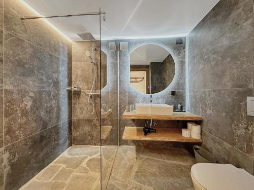 Koupelna v ubytování Pilanous Residence - Junior Suite - Swiss Alps
