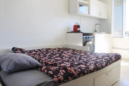 Photo de la galerie de l'établissement Bright & Equipped Studio at the Gate to Paris, à Pantin