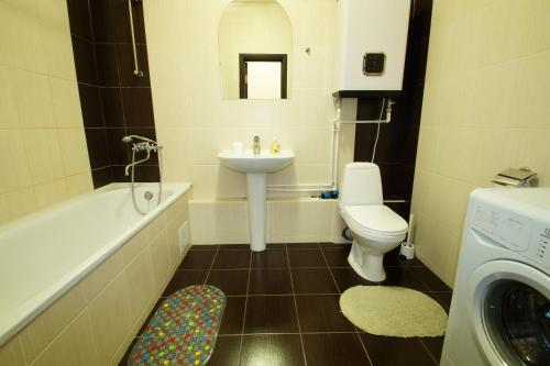 Ванная комната в Apartments Na Kozhevennoy
