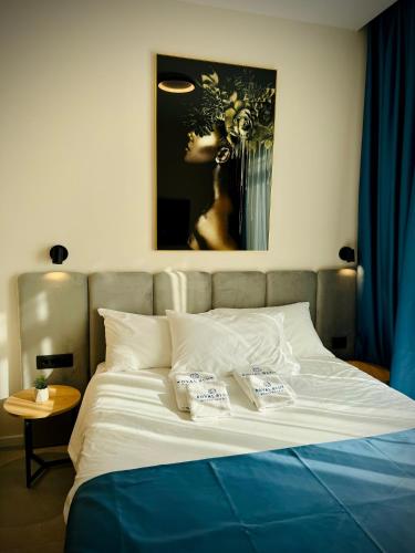 Katil atau katil-katil dalam bilik di Royal Blue Resort & Residences
