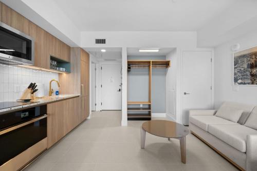 Ultimate Elegance Studio with Panoramic City Views photo 20