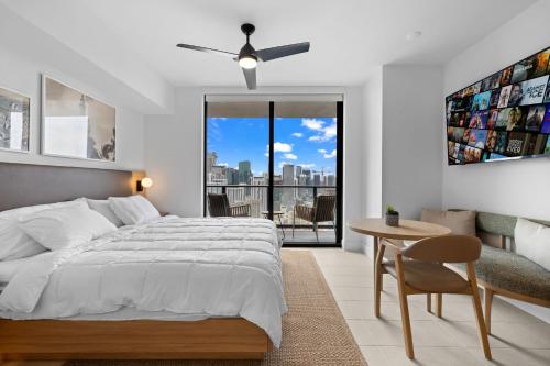 Ultimate Elegance Studio with Panoramic City Views photo 16