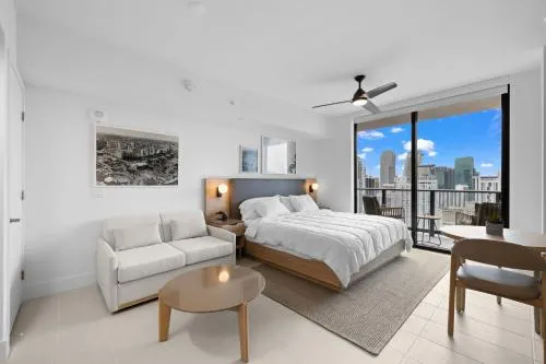 Ultimate Elegance Studio with Panoramic City Views photo 1