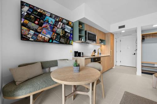 Ultimate Elegance Studio with Panoramic City Views photo 12