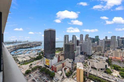 Ultimate Elegance Studio with Panoramic City Views photo 10