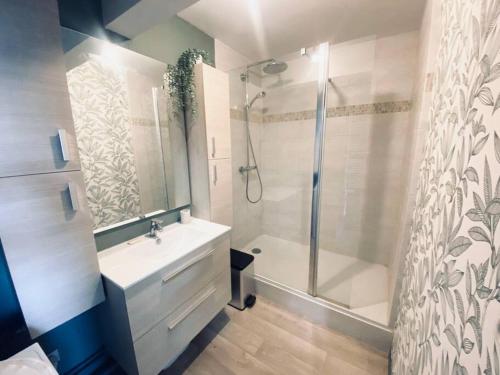 Photo de la galerie de l'établissement Appartement Cosy près du métro, à Croix