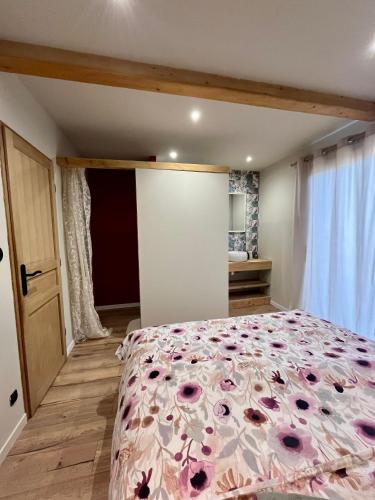 Ένα ή περισσότερα κρεβάτια σε δωμάτιο στο Chambre privée chez particulier