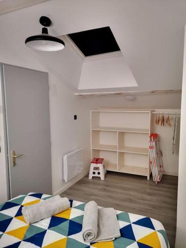 Photo de la galerie de l'établissement Cosy & calme-dernier étage, à Saint-Jean-dʼAngély