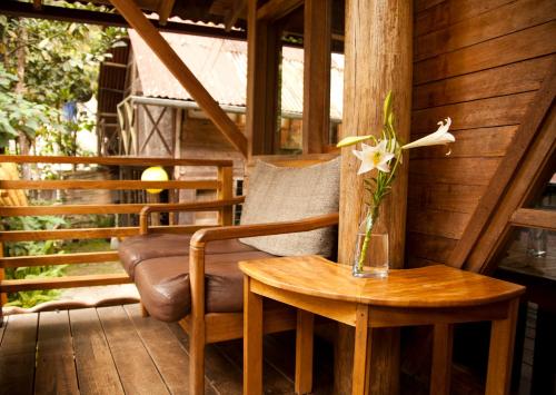 Балкон или терраса в Tree House Lodge