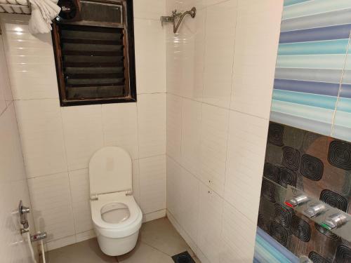 Bilik mandi di Hotel Anand Palace